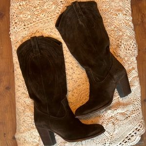 Beautiful Frye Boots - Suede